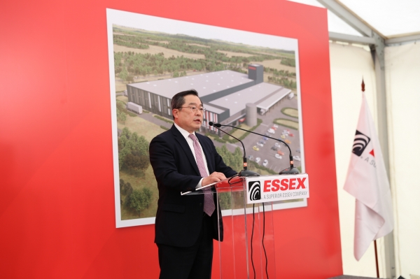 구자열 LS그룹 회장이 올해 3월 세르비아 즈레냐닌시에서 개최된 SPSX 권선 생산법인 기공식에서 환영사를 하고 있다.(사진=LS그룹)