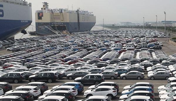 한국 자동차업체들의 수출과 내수 판매는 올 들어 10월까지 324만2340대로 작년 같은 기간에 비해 0.7% 감소했다.(사진=연합뉴스)