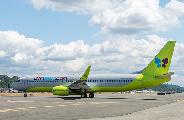 진에어가 최근 동체균열이 발견된 B737NG 3대 중 1대에 대한 수리 작업을 완료했다고 18일 밝혔다. (사진=진에어)