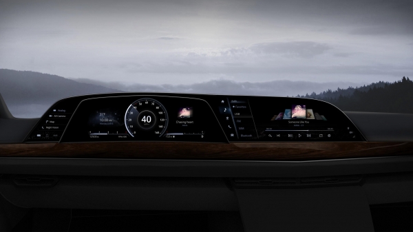 LG전자가 공급한 P-OLED 기반 디지털 콕핏을 차량에 적용한 이미지 예시 (사진=LG전자)