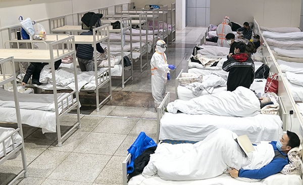 우한 임시 병원에 수용된 신종코로나 환자들(사진=연합뉴스)