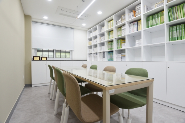 부산 다함께 부설 성·가정폭력상담소가 아모레퍼시픽복지재단으로부터 공간문화개선 사업 지원을 받아 재단장된 모습. (사진=아모레퍼시픽복지재단)