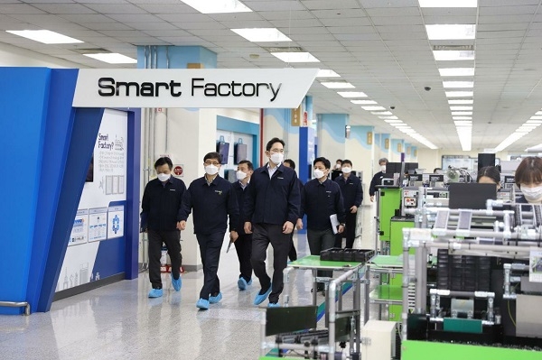 이재용 삼성전자 부회장이 3일 경상북도 구미시에 위치한 삼성전자 구미사업장을 방문, 임직원을 격려했다. (사진=삼성전자)