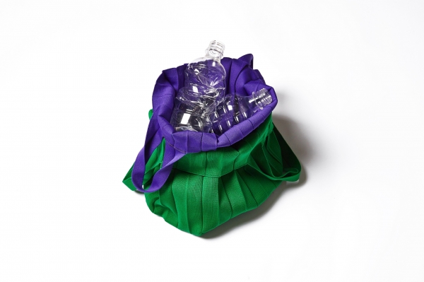 효성의 재활용 폴리에스터 원사 리젠으로 만든 가방(플리츠마마) (사진=효성)