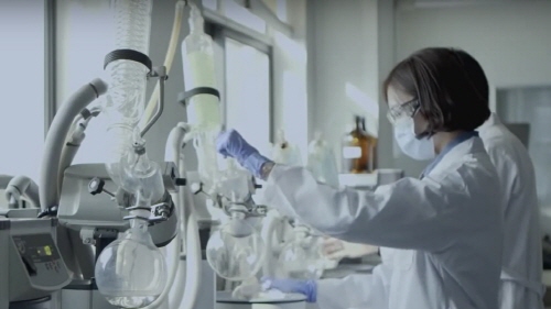 대웅제약은 연 평균 매출액의 10% 이상을 신약 개발에 투자하고 있다. 지난해 연결기준 매출액 8843억원 중 1080억원을 R&D 비용으로 사용했다. (사진=대웅제약)