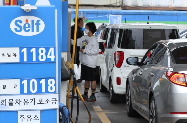 지난 10일 서울 시내의 한 주유소 모습. (사진=연합뉴스)