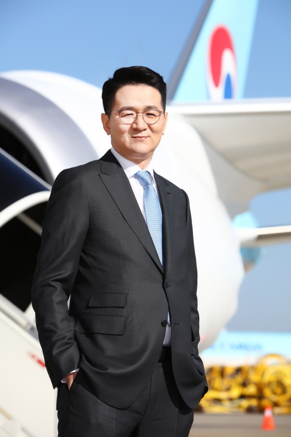 20일 항공업계에 따르면 조원태 한진그룹 회장은 지난 18일 대한항공 임직원에게 이메일을 보내 "사상 유례없는 최악의 환경 속에서도 적자 폭을 최소화할 수 있었던 것은 임직원 여러분들 덕분"이라며 이 같이 밝혔다. (사진=한진그룹)