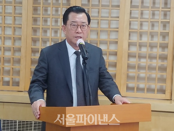 김영식 한국공인회계사회 신임 회장이 17일 서울 동대문구에 위치한 한국공인회계사회에서 당선포부를 밝히고 있다.(사진=박조아 기자)