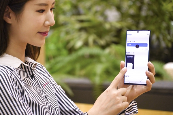 SK텔레콤은 블록체인 기반으로 종이 증명서 제출 없이도 휴대폰 보험 보상 신청 및 처리가 가능한 '이니셜 휴대폰보험 보상서비스'를 제공한다고 3일 밝혔다. (사진=SK텔레콤)