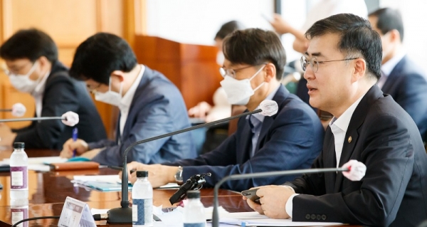 손병두 금융위원회 부위원장이 14일 서울 중구 은행회관에서 열린 금융리스크 대응반 회의에서 발언하고 있다. (사진=금융위원회)