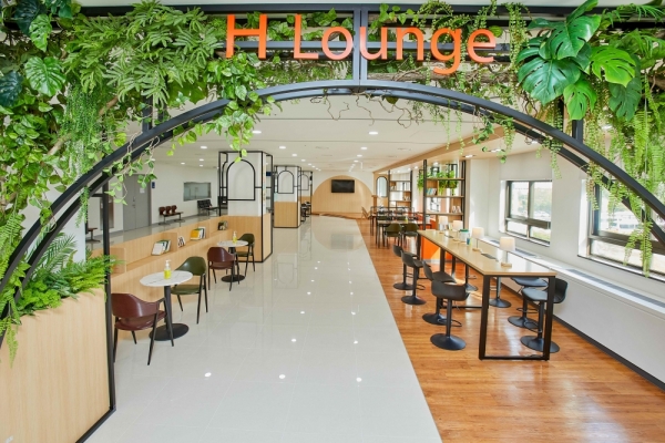 한화디펜스가 국군수도병원에 설치한 H라운지 전경 (사진=한화디펜스)