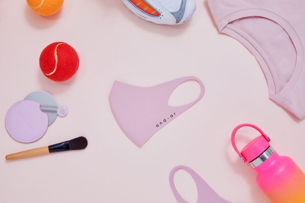 효성티앤씨의 항균소취 섬유를 사용해 만든 안다르의 리업 페이스 마스크 (사진=안다르)