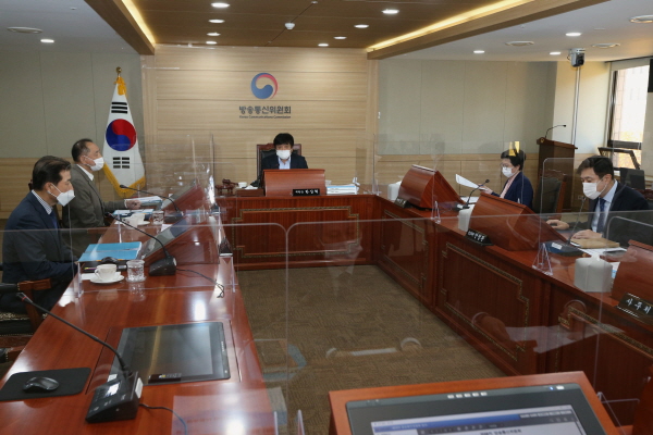 방송통신위원회는 30일 전체회의를 열어 자본금을 불법 충당해 방송법을 위반한 MBN에 대해 6개월 업무정지 및 이 기간 방송 전부를 중지하는 내용의 행정처분을 의결했다. (사진=방송통신위원회)