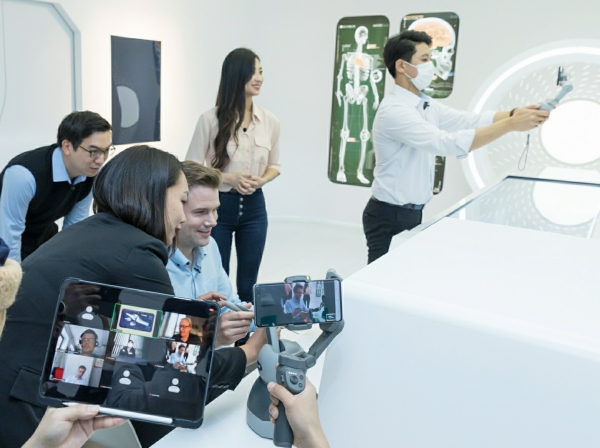 랜선 ICT 기업탐방 현장 모습. (사진=SK텔레콤)