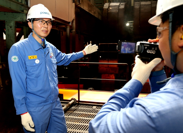 포스튜브 촬영 권영국 명장 현장. (사진=포스코)