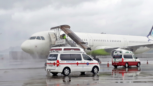 에어부산이 항공기 사고 비상대응 훈련을 실시하고 있다. (사진=에어부산)