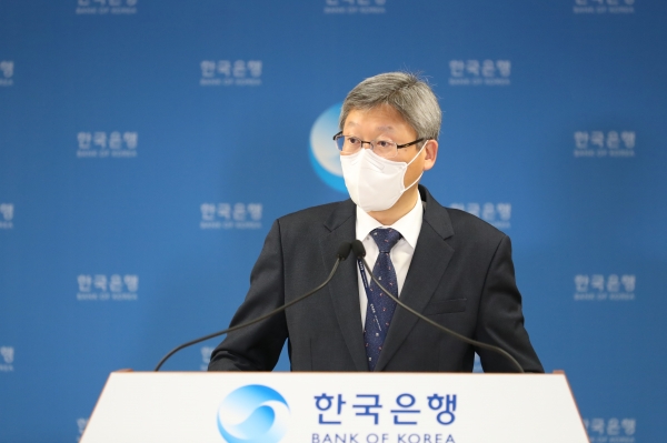 이성호 한국은행 경제통계국 금융통계부장이 4일 오전 서울 중구 한국은행에서 2020년 10월 국제수지(잠정)의 주요 특징을 설명하고 있다. (사진=한국은행)