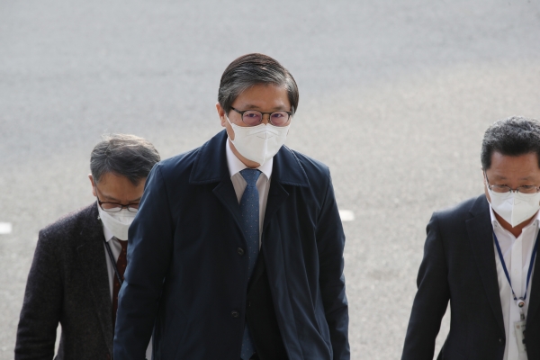 변창흠 국토교통부 장관 후보자가 7일 오전 과천 서울지방국토관리청으로 출근하고 있다. (사진= 연합뉴스)