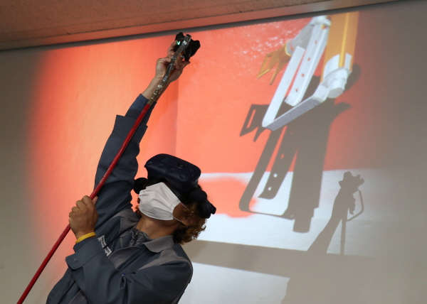 도장 VR 교육훈련 모습. (사진=삼성중공업)