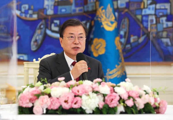 문재인 대통령이 지난 22일 오전 청와대에서 열린 '5부요인 초청 간담회'에서 발언하고 있다. (사진=연합뉴스)