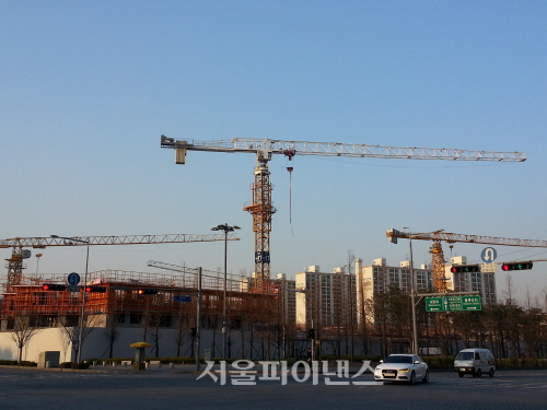 건설이 한창인 한 아파트 건설현장.(사진=서울파이낸스DB)