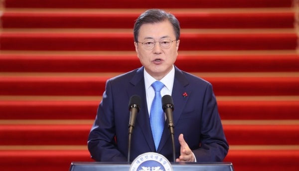 문재인 대통령이 11일 청와대에서 신년사를 하고 있다. (사진=연합뉴스)