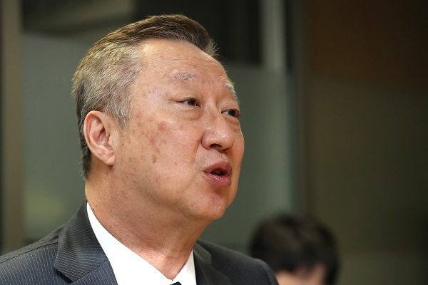 박용만 대한상공회의소 회장이 9일 오후 서울 중구 대한상의 기자실에서 추경예산 확대를 요청하는 기자 간담회를 하고 있다. (사진=연합뉴스)