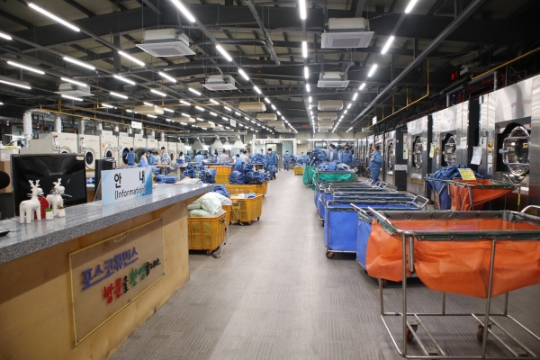 리모델링 완료된 포항클리닝 실내 전경 (사진=포스코)