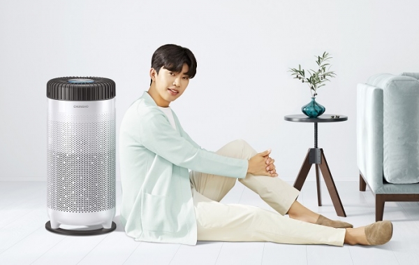 청호 뉴히어로S 공기청정기와 모델 임영웅 (사진=청호나이스)