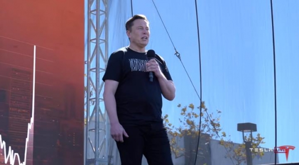 일런 머스크 테슬라 최고경영자가 22일(현지시간) 배터리데이를 진행하고 있다. (사진=연합뉴스)