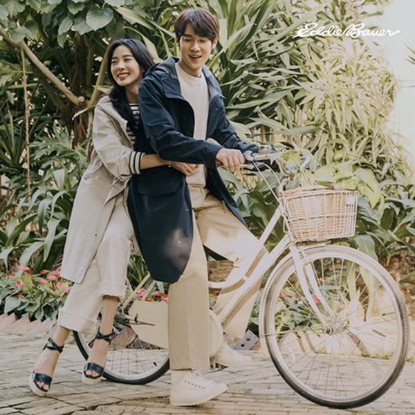 CJ오쇼핑에서 단독으로 선보이는 에디바우어의 웨더코트 화보. (사진=CJ오쇼핑)