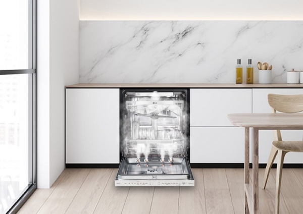 물을 100도(℃)로 끓여 만든 트루스팀(TrueSteam) 기능을 탑재한 LG 오브제컬렉션 식기세척기 (사진=LG전자)