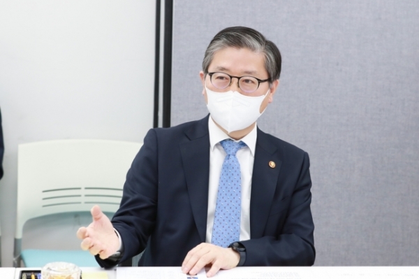 변창흠 국토교통부 장관이 26일 국토발전전시관에서 열린 주택공급기관들과의 간담회에서 발언하고 있다. (사진=국토교통부)