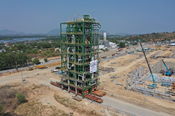 해상에서 현장으로 운송 중인 모듈 모습. (사진= 삼성엔지니어링)