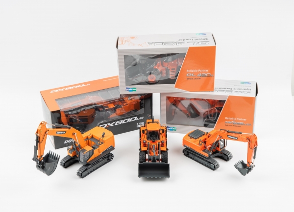 두산인프라코어 미니어처 (사진=두산인프라코어)