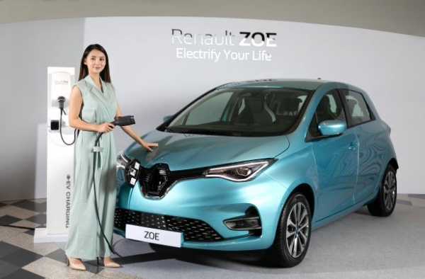 르노 조에가 신세계 사이먼 프리미엄 아울렛에서 4월 한달간 주말 전시를 진행한다. (사진= 르노삼성차)