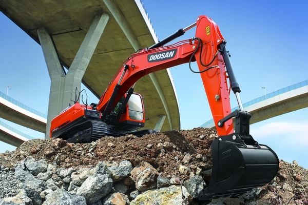 두산인프라코어가 수주한 굴착기 기종 중 하나인 DX340LCA-K 모습. (사진=두산인프라코어)