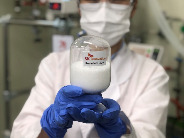 SK이노베이션이 리튬 회수 기술로 추출한 수산화리튬 (사진=SK이노베이션)