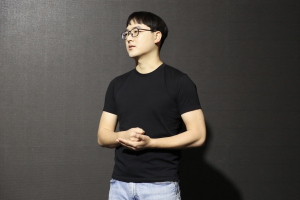 김민규 라인게임즈 대표가 29일 열린 라인업 발표회 'LPG 2021'에서 인사말을 하고 있다. (사진=라인게임즈)