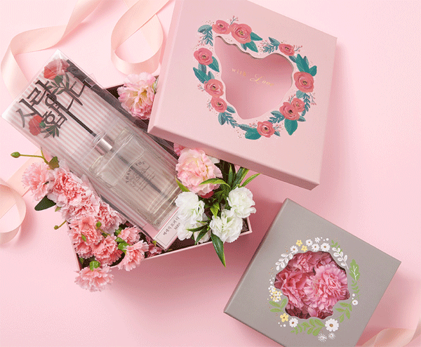 다이소에서 만날 수 있는 가정의 달 기획 상품. (사진=아성다이소)