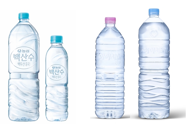 라벨 없는 농심 '백산수'(왼쪽)와 롯데칠성음료 '아이시스 에코(ECO)' (사진=각 사)