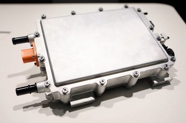 LG이노텍이 재규어 랜드로버에 공급 중인 DC-DC 컨버터 (사진=LG이노텍)