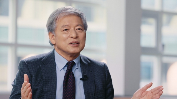 염재호 SK(주) 이사회 의장이 SK그룹 구성원 역량 강화 플랫폼인 '써니'에서 인사이트 특강을 하고 있다. (사진=SK그룹)