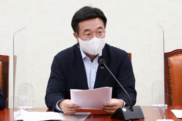 윤호중 더불어민주당 원내대표가 8일 국회에서 열린 원내대책회의에서 발언하고 있다. (사진=연합뉴스)