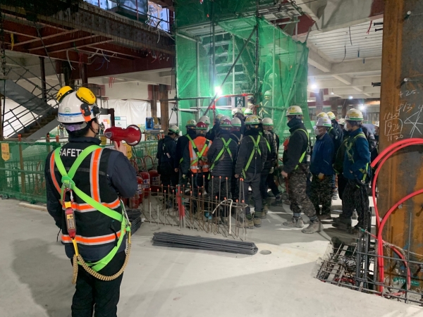 현장 비상사태 훈련 때 모습. (사진=현대건설)