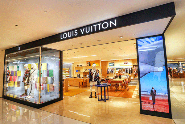 24일 서울 강남구 압구정동 현대백화점 압구정본점 4층 '멘즈 럭셔리관' 안에 개장한 루이 비통 남성 전문 매장 입구 (사진=현대백화점) 