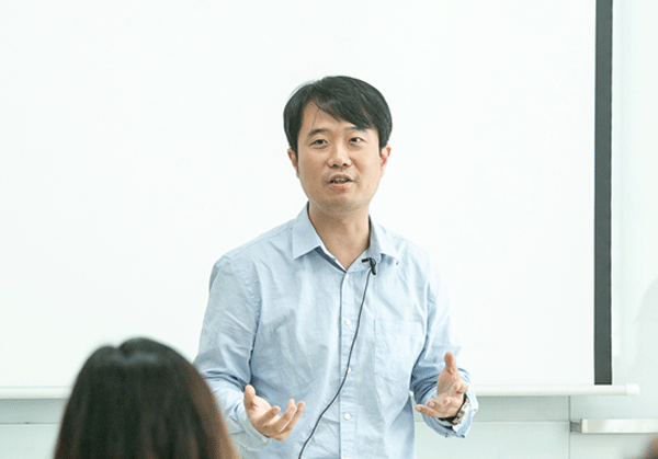 지난 6월21일 오후 서울 강남구 대치동 티몬 사옥에서 장윤석 공동대표이사가 임직원들과 소통하고 있다. (사진=티몬) 