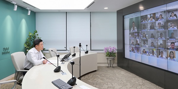 권광석 우리은행장이 주요 임원과 부서장이 참여한 모의훈련을 주관하고 있다. (사진=우리은행)