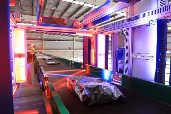 CJ대한통운 첨단 지능형 스캐너 ITS가 택배 상품을 스캔하고 있다. (사진=CJ대한통운)