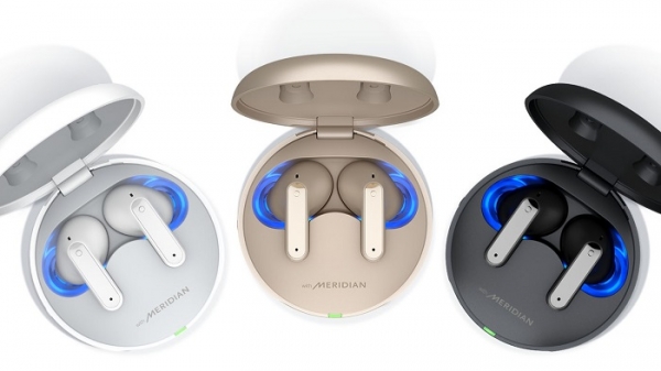 LG전자가 프리미엄 메리디안 사운드에 노이즈 캔슬링으로 몰입감을 더한 무선이어폰 '톤 프리(TONE Free)' 신제품 3종을 출시한다. 톤 프리(TONE-TFP8) 제품 및 착용사진. (사진=LG전자)